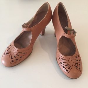 Aerosoles tan summer heels pumps oxford heart 8.5